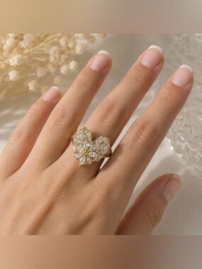 Gold Heart Cluster Ring with Clear Crystals